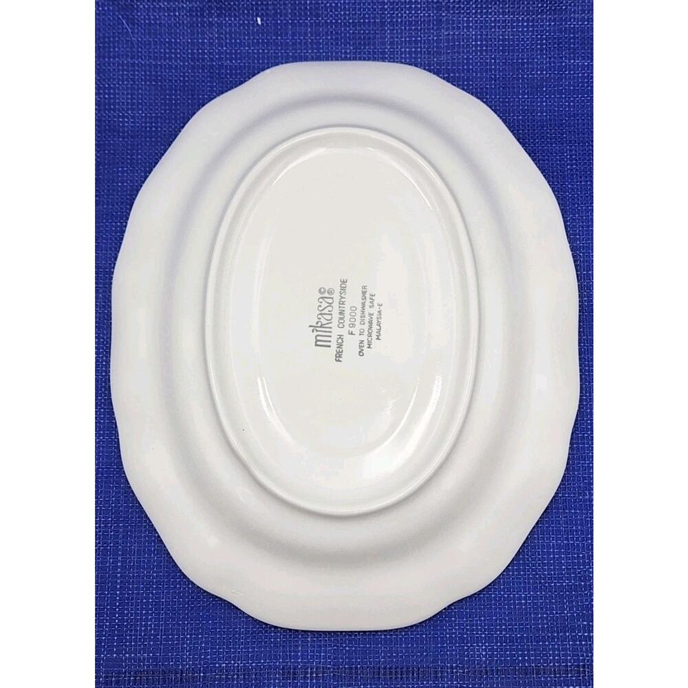 Mikasa French Countryside White Gravy Boat and Underplate F 9000 SHIPS FAST - Picture 12 of 16